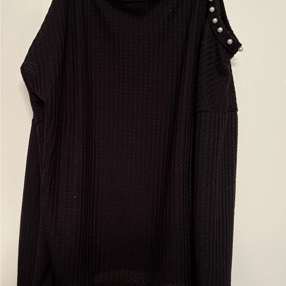 ‼️ $5 ‼️ SHEIN Pearl Beaded, Cold Shoulder Top - Picture 3 of 4